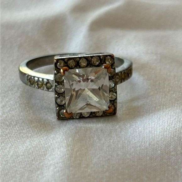Jewelry - Square Rhinestone Ring Silvertone Size 7